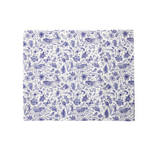  Holly & Ivy Lapin Bleu Table Runner